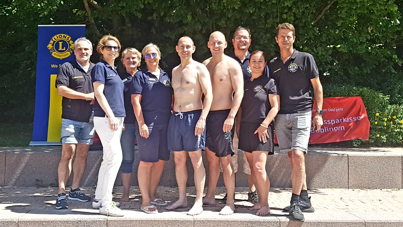 Lions Club Mitglieder mit dem Oberbürgermeister Stefan Belz und MdB Marc Biadacz